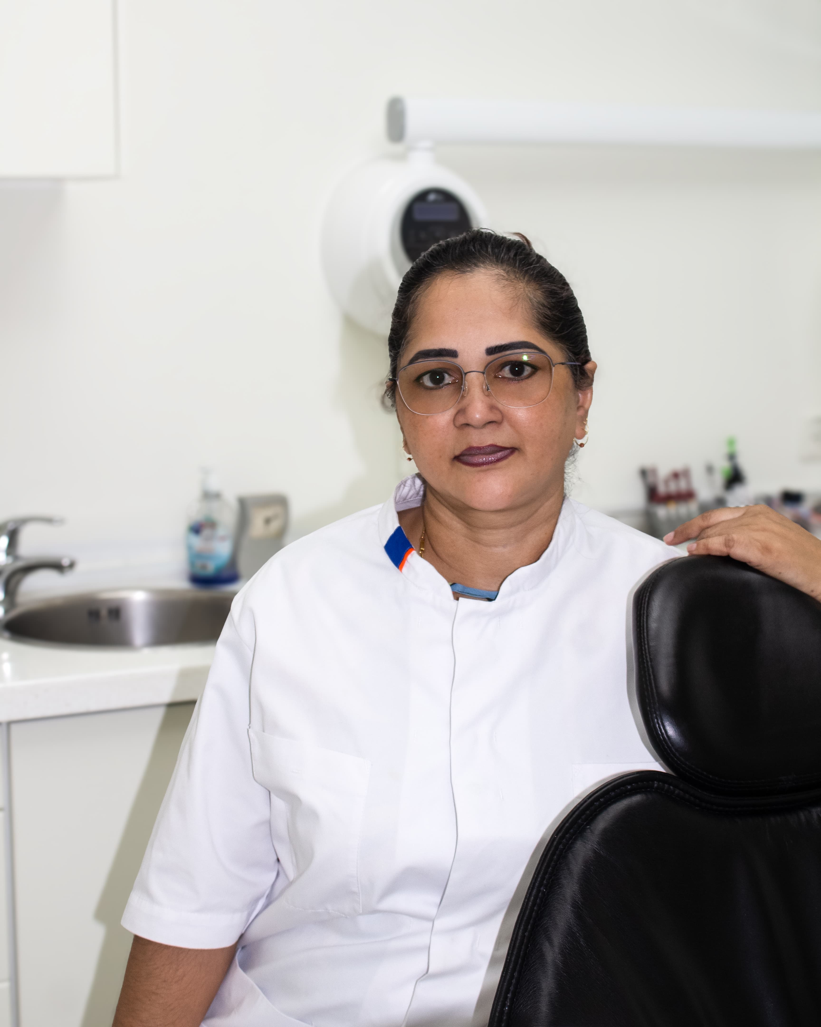 Foto van Mw. Sherida Rahman-Djahragatoen